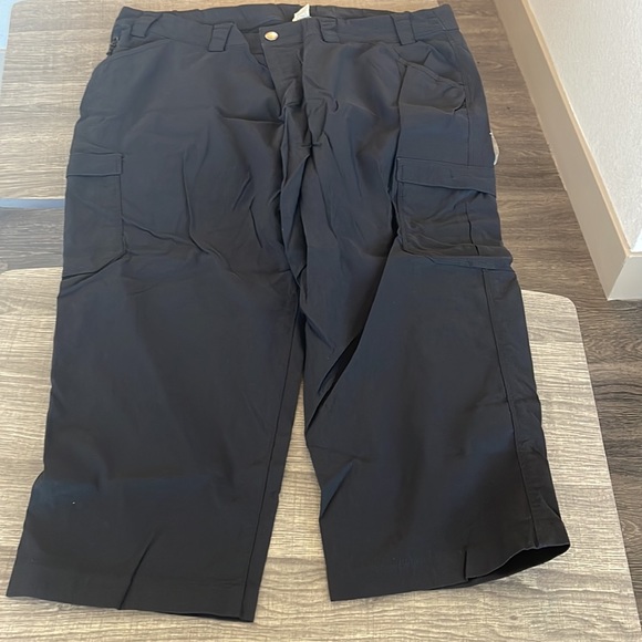 Capris - Picture 5 of 6